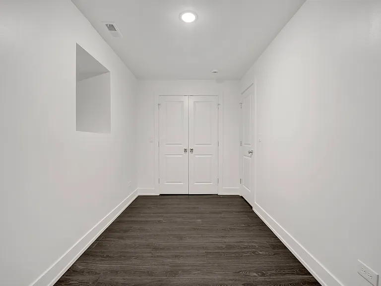 1814 S Throop St #1F — Photo 16