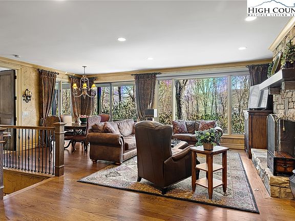 4th image of 901 Clubhouse Drive #A-1