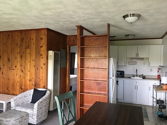 5th image of 1100 S Woodlawn Ave #8