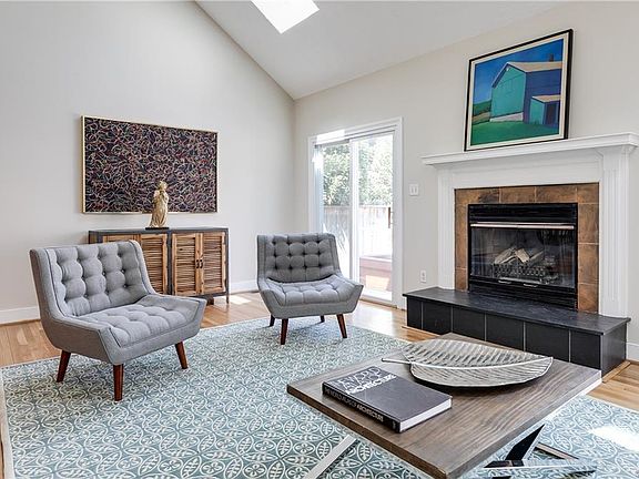 3rd image of 4408 Hanover Ave