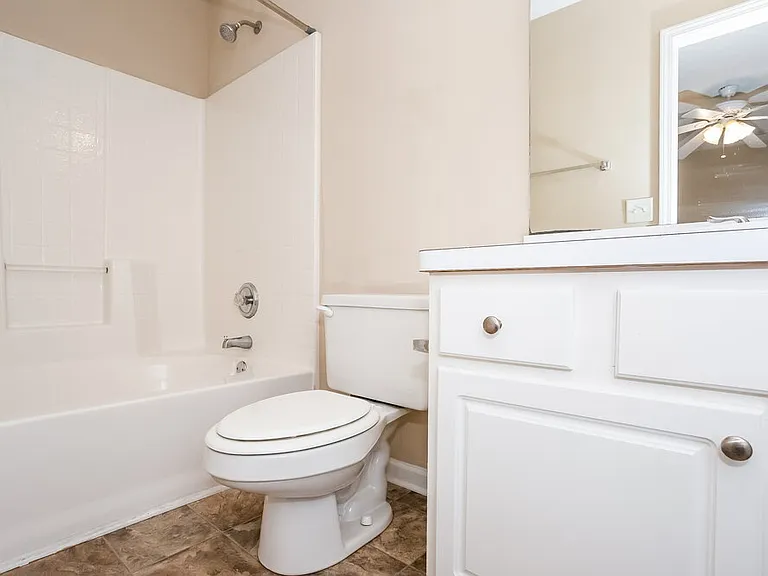 218 Prescott Ct — Photo 10
