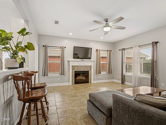5th image of 4918 McCall Ln