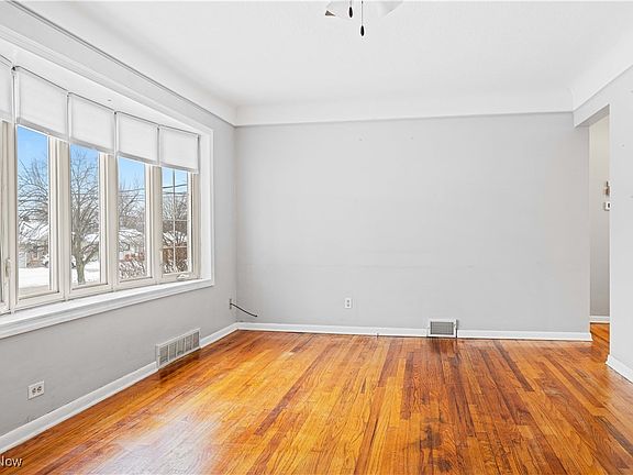 2nd image of 13584 Bellbrook Dr