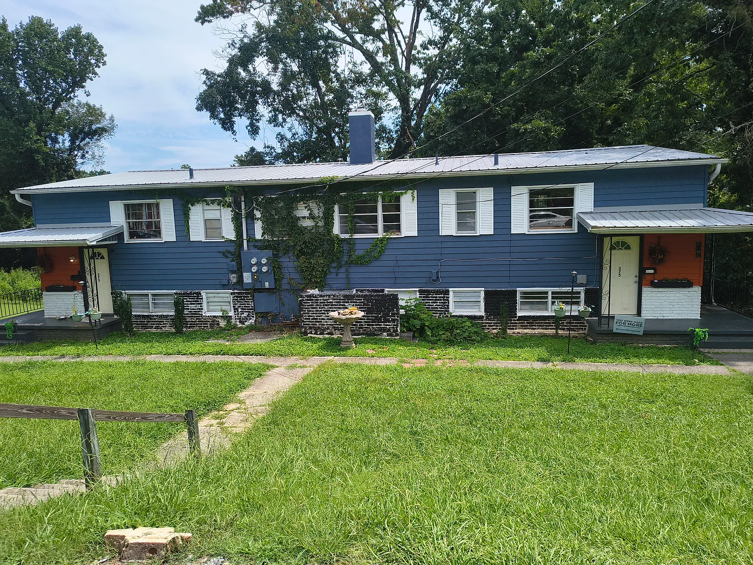 2 bed, 1000 sqft, $1,300 — Photo 1