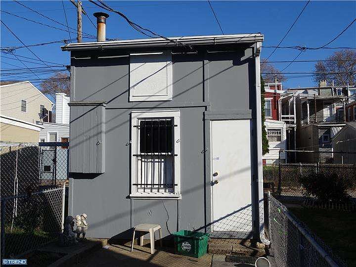 2nd image of 1447 Mulberry St