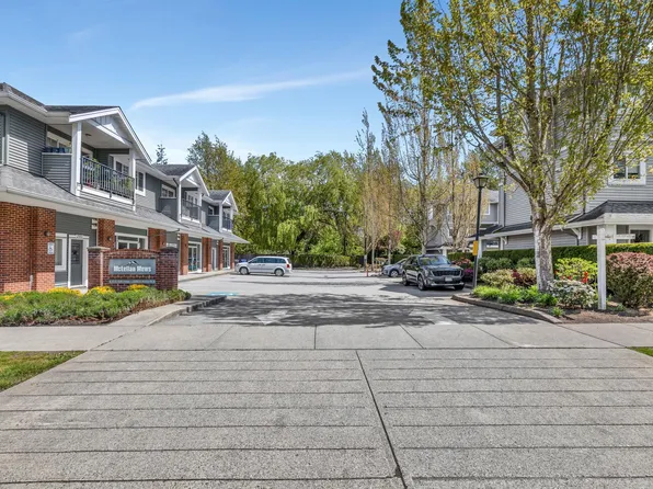 5988 Old McLellan Rd #6, Surrey, BC V3S 1N3