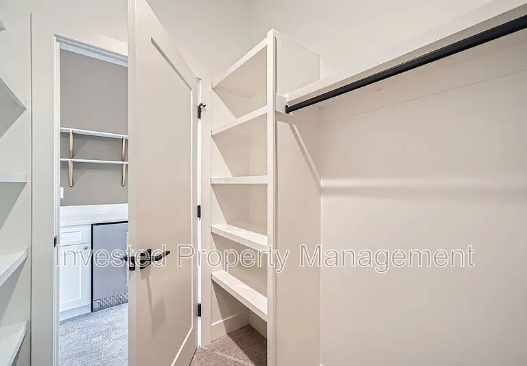 1405 N Yates St — Photo 25