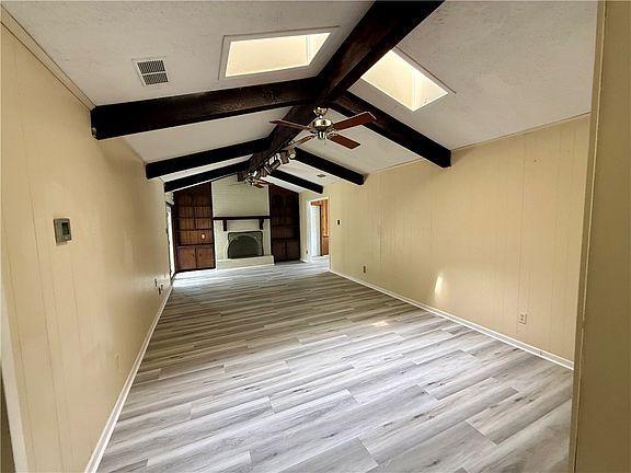 3rd image of 226 Terlingua Dr