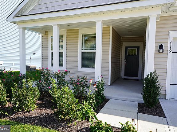 4th image of 419 Lena Ln
