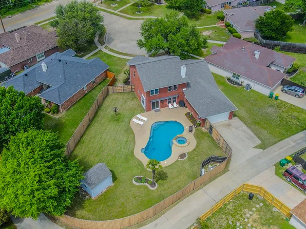 734 Dillard Cir, Cedar Hill, TX 75104