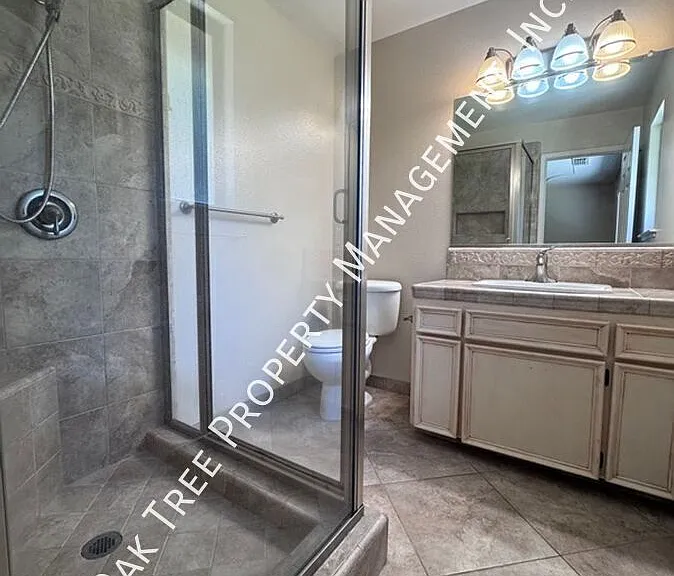 2370 Robinwood Ave — Photo 19