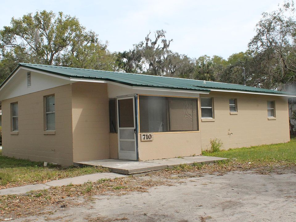 New Metal roof, enjoy lake view from screened porch.