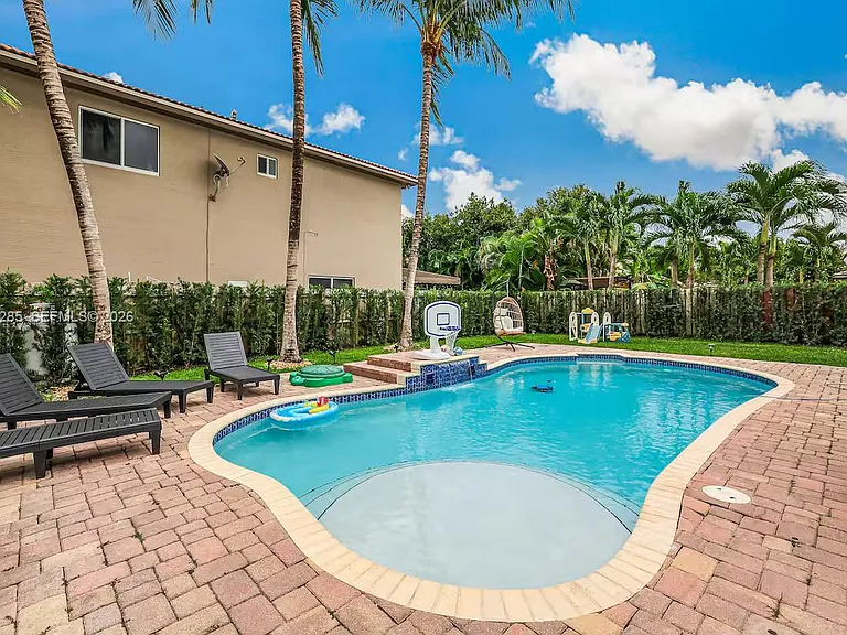 14551 SW 158th Ct — Photo 34