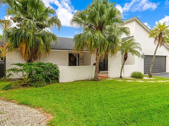 2nd image of 13711 SW 108th St