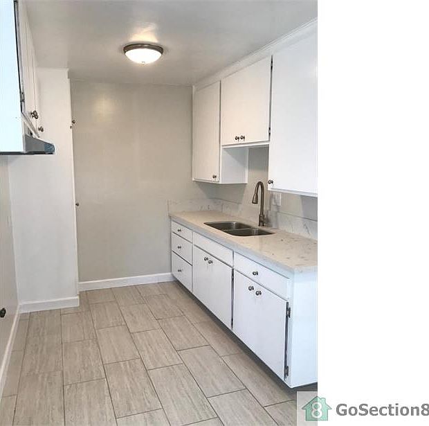 1st image of 1044 W 110th St #10