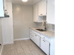 1044 W 110th St #10, Los Angeles, CA 90044