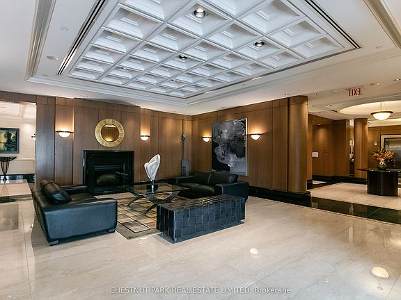 3rd image of 38 Avenue Rd #1902