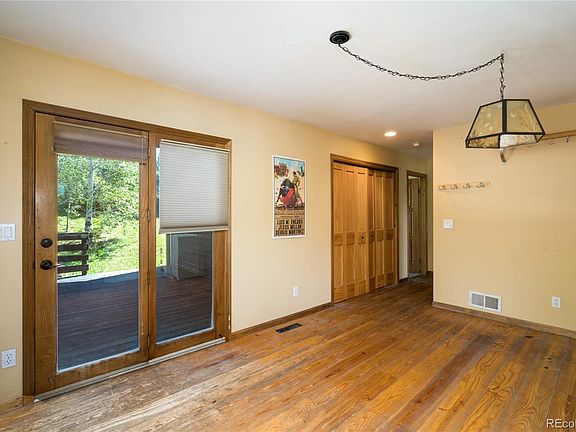 5th image of 404 Lupine Dr
