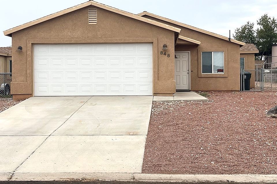 1st image of 848 Roadrunner Dr