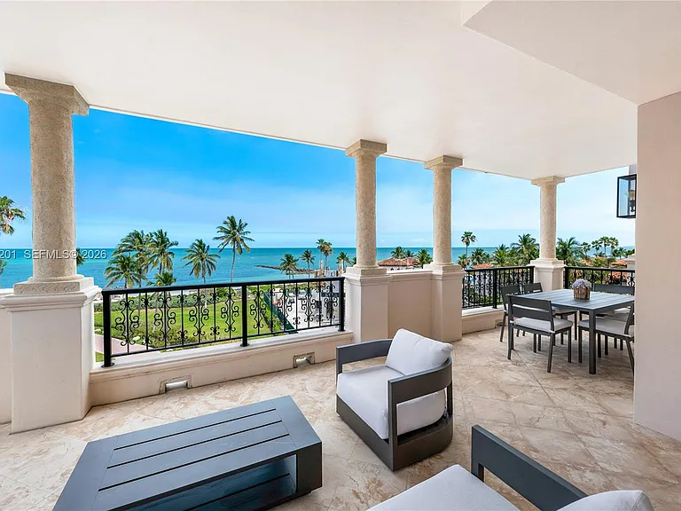 19242 Fisher Island Dr #19242 — Photo 8