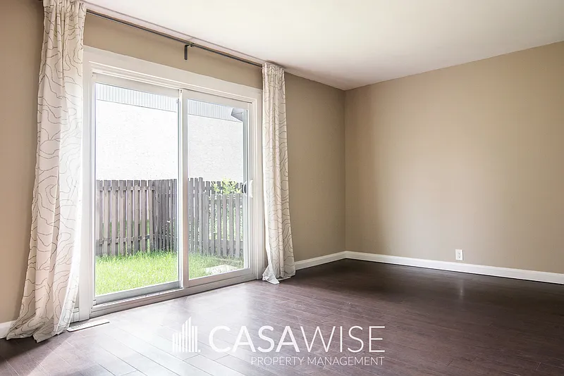 3 bed, 1.5 bath, 1200 sqft, $1,625 — Photo 3