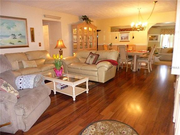 3rd image of 13494 Oval Dr E