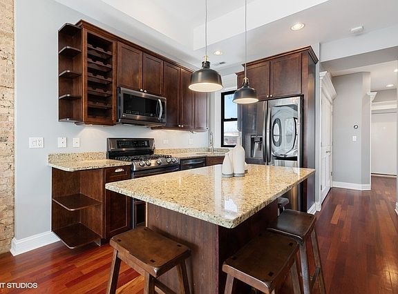 3rd image of 5020 N Hermitage Ave APT 3