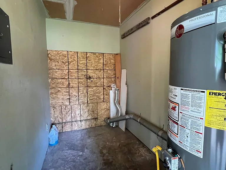 107 Richmond Way — Photo 14