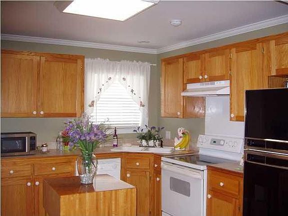 2nd image of 517 Bonnet St