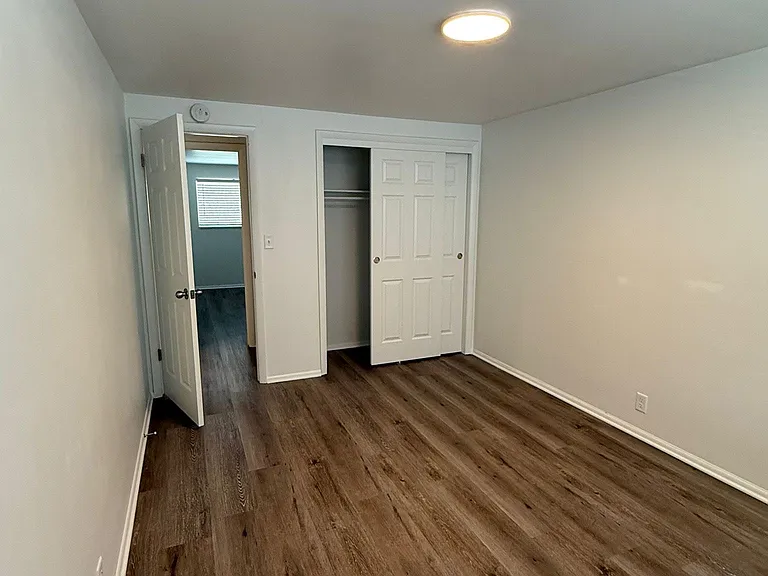 Sierra Ridge Apartments — Photo 9