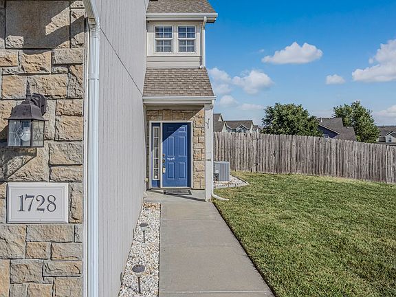 5th image of 1728 Lydia Ln