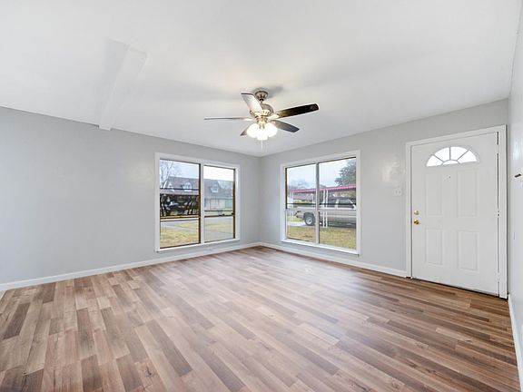 5th image of 4118 Scarlet Oak Dr