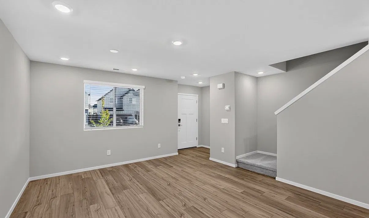 3 bed, 1396 sqft, $2,450 — Photo 3