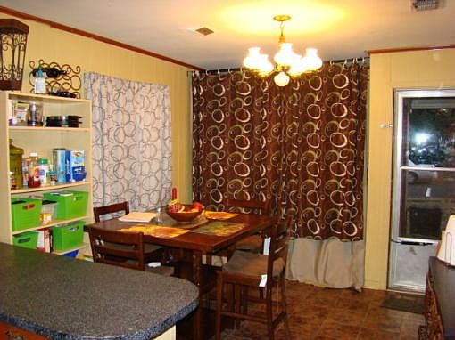 4th image of 929 S 27th St