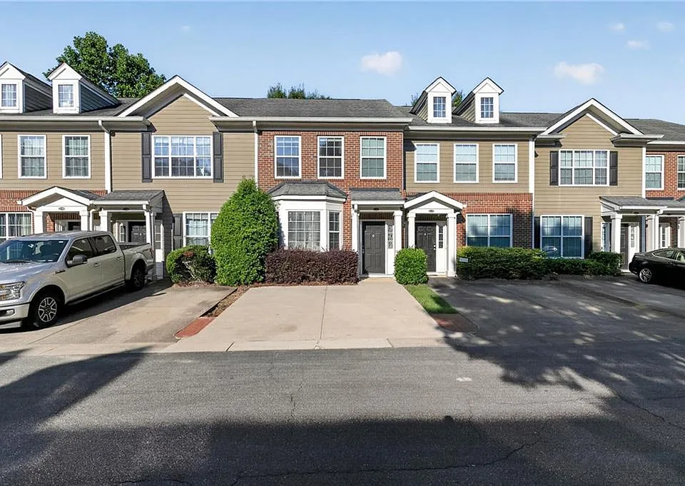 2161 Del Lago Cir NW