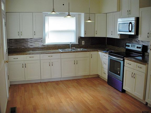 2nd image of 719 York St