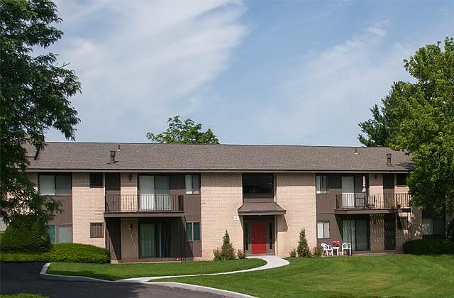 2nd image of 8 Denise Dr #A227e2dfc