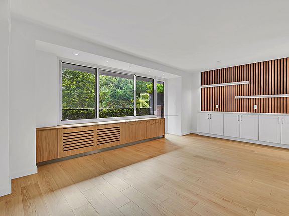 3rd image of 400 Central Park W APT 4N