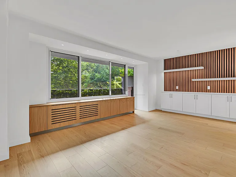 400 Central Park W #4N — Photo 3