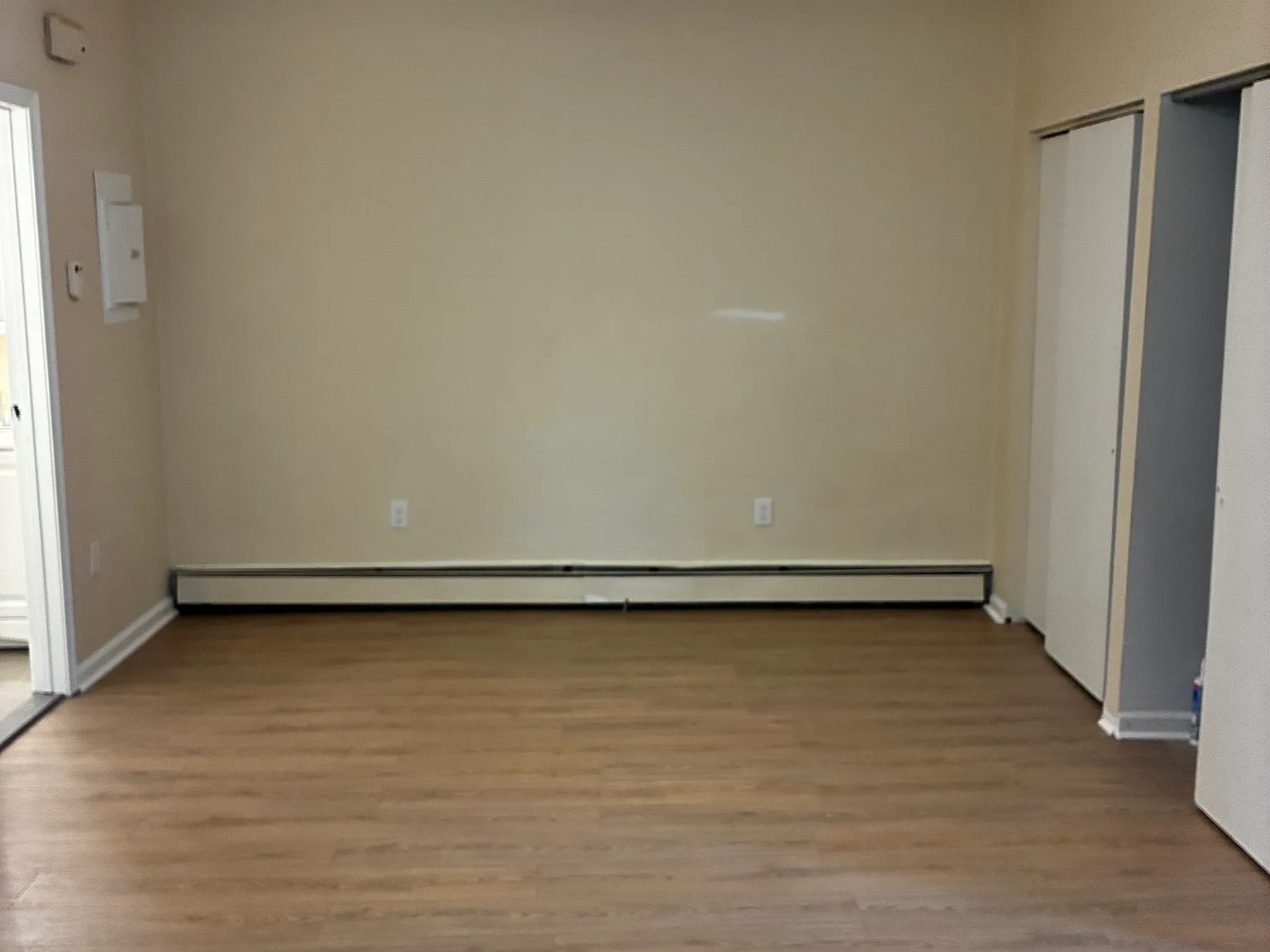 1 bed, 800 sqft, $1,100 — Photo 3