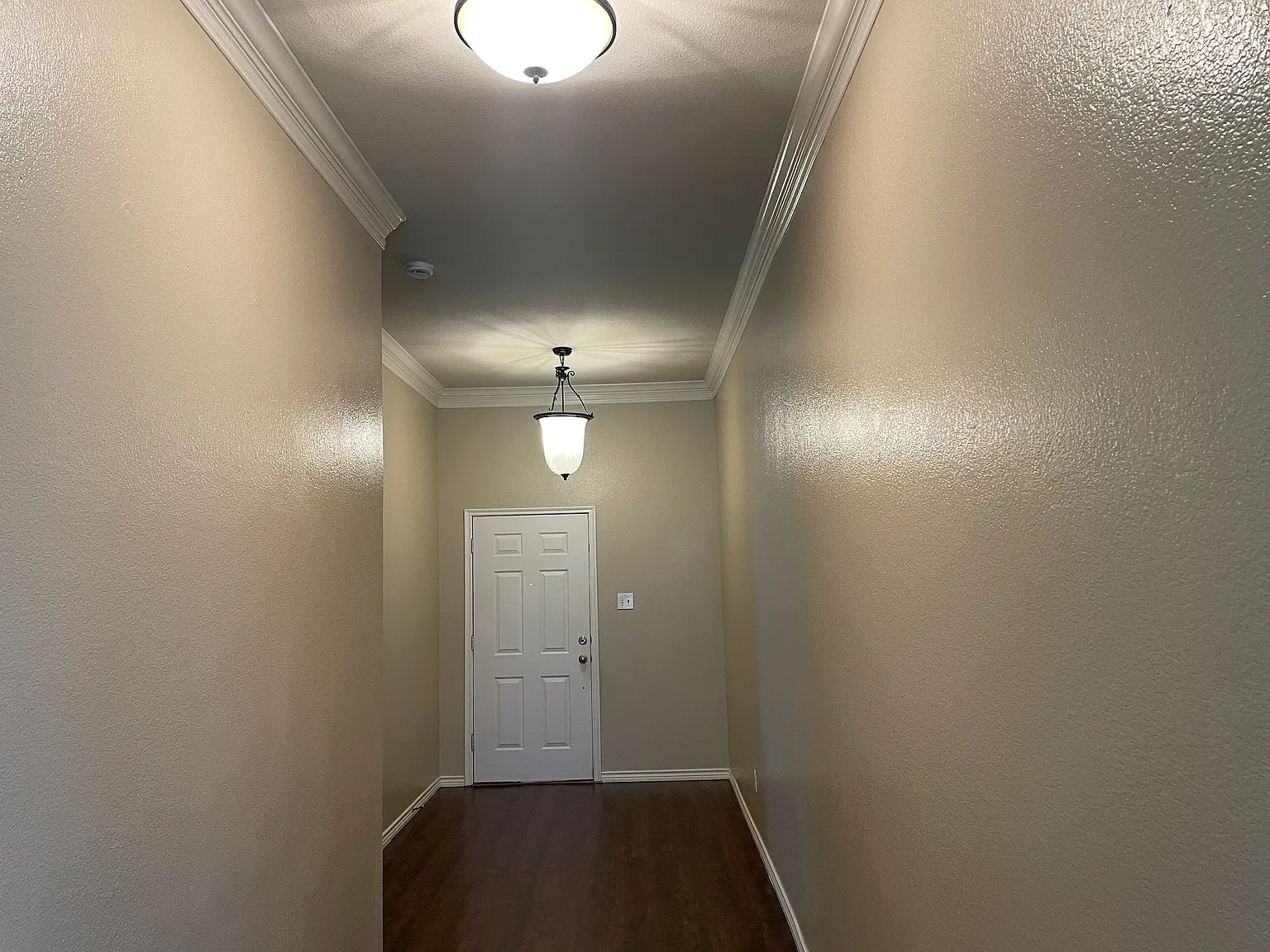 3 bed, 1628 sqft, $2,395 — Photo 2