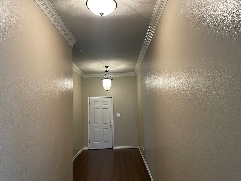 1208 Lazy Ln — Photo 2