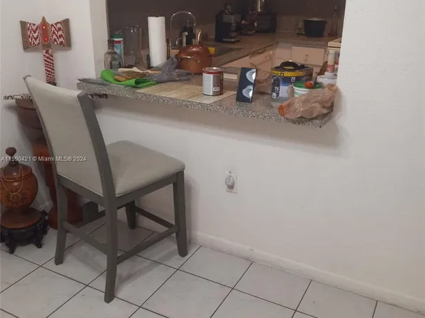 1900 W 68th St APT E103, Hialeah, FL 33014