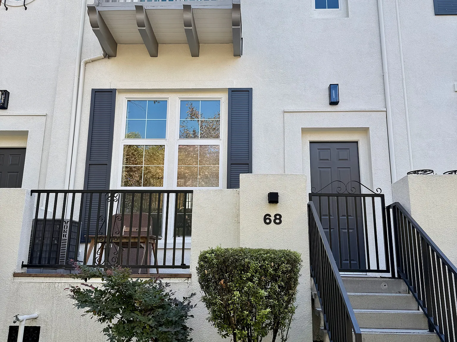 2 bed, 2.5 bath, 1375 sqft, $4,250 — Photo 2