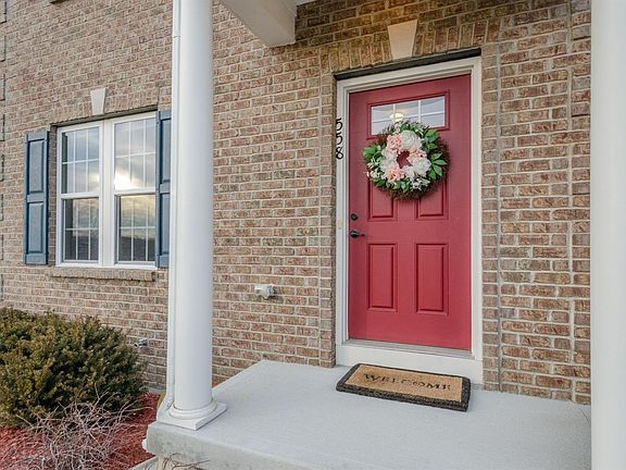 2nd image of 558 E Brooke Dr