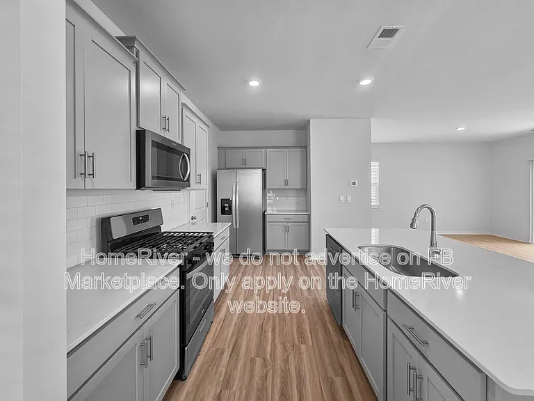 654 13th Avenue Dr NE — Photo 7