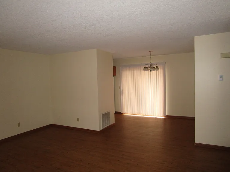 705 W Main St — Photo 2