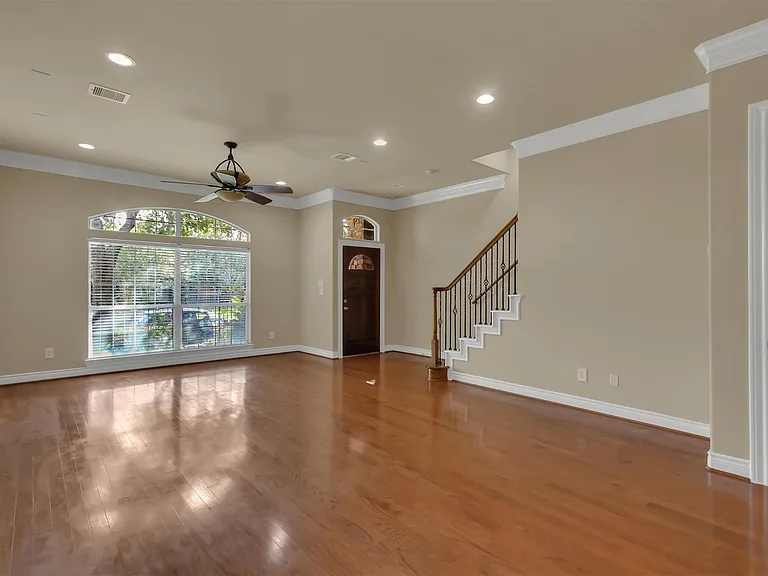 9006 Lakes At 610 Dr — Photo 6