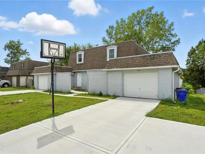 915 S Lindenwood Dr, Olathe, KS, 66062