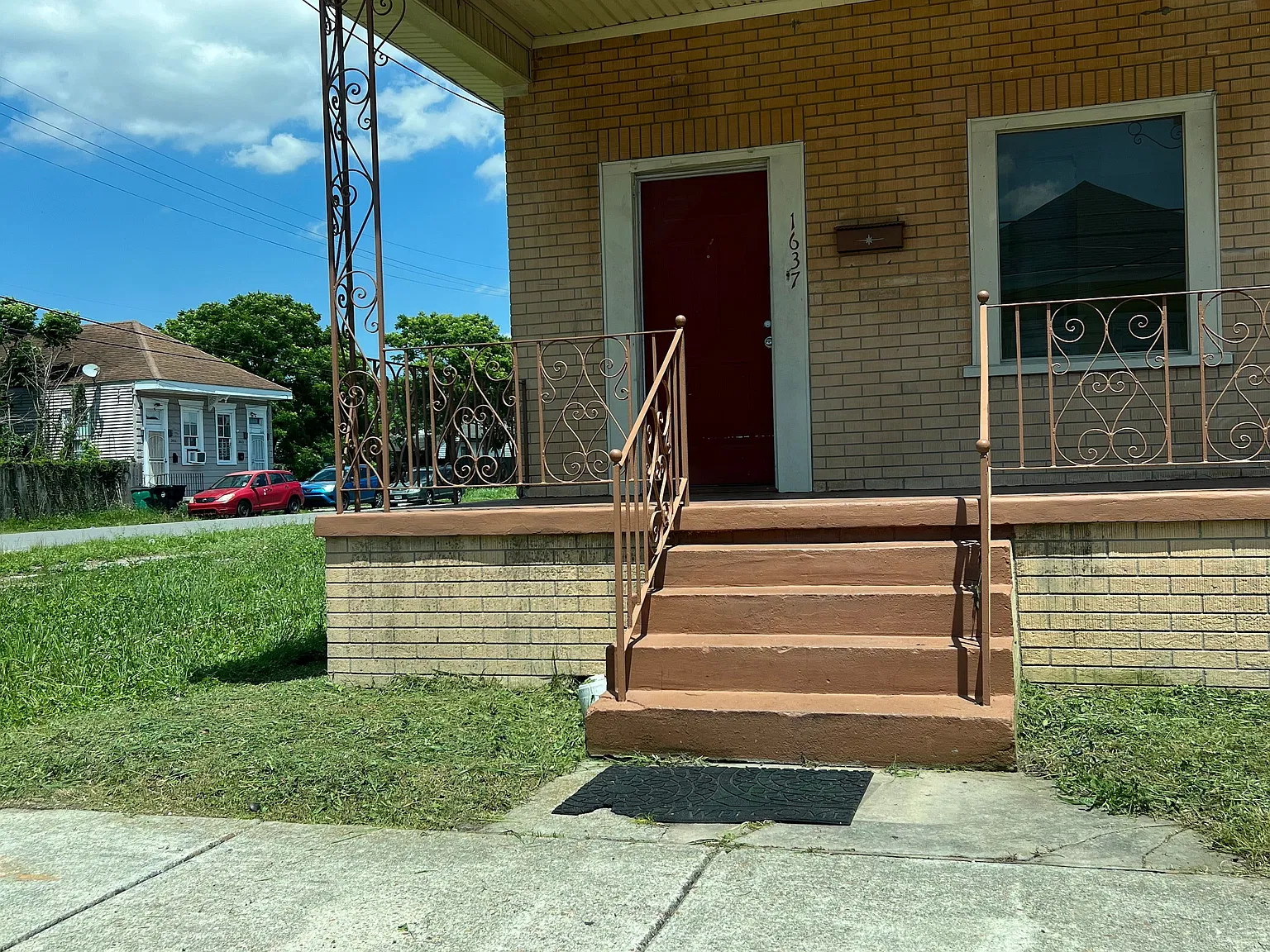 3 bed, 2.0 bath, 1200 sqft, $1,100 — Photo 2